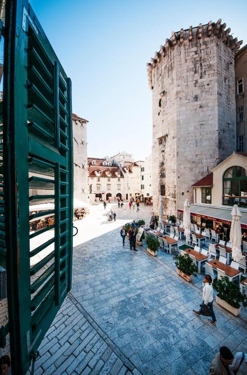 Tower Square Apartments Σπλιτ Δωμάτιο φωτογραφία