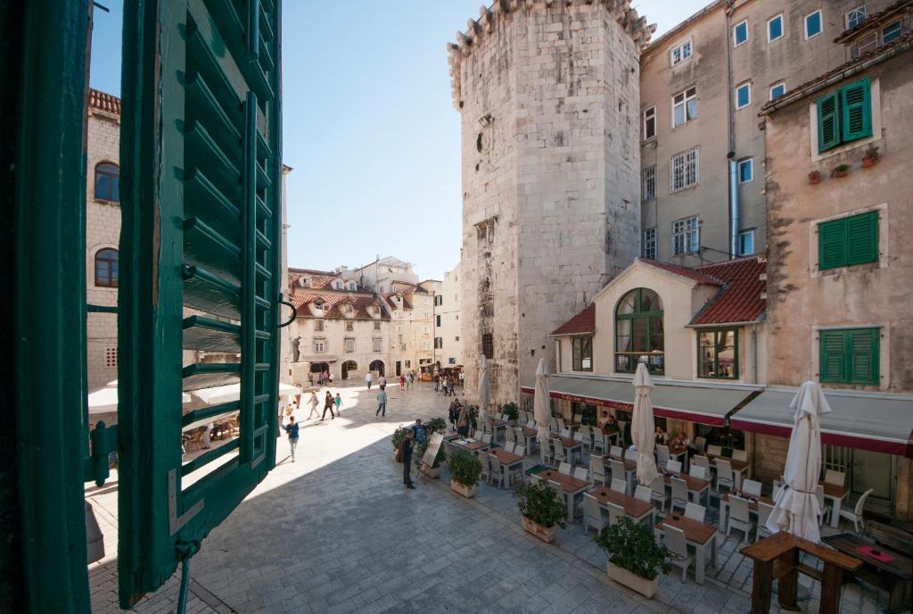 Tower Square Apartments Σπλιτ Δωμάτιο φωτογραφία